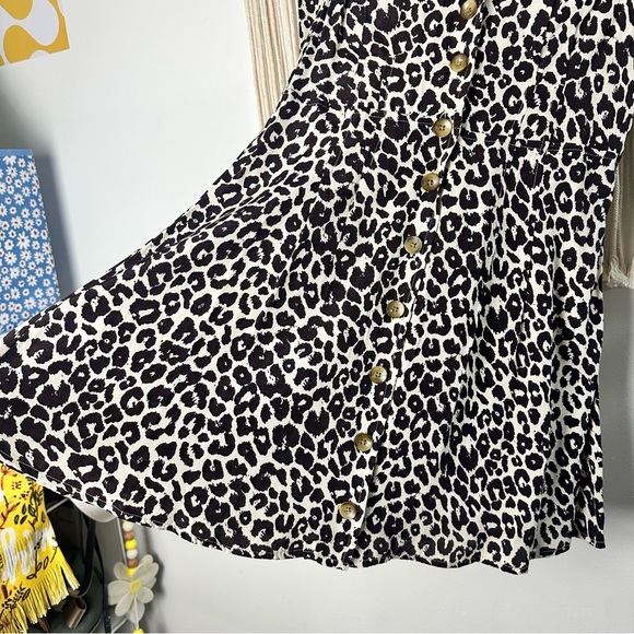 Something Navy V Neck Animal Print Button Front Short Sleeve Dress Size XS - Picture 4 of 8